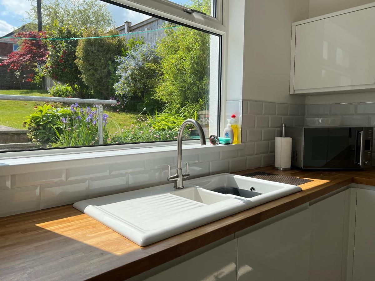 Gower Getaway - Parking & Ensuite Swansea Exterior photo